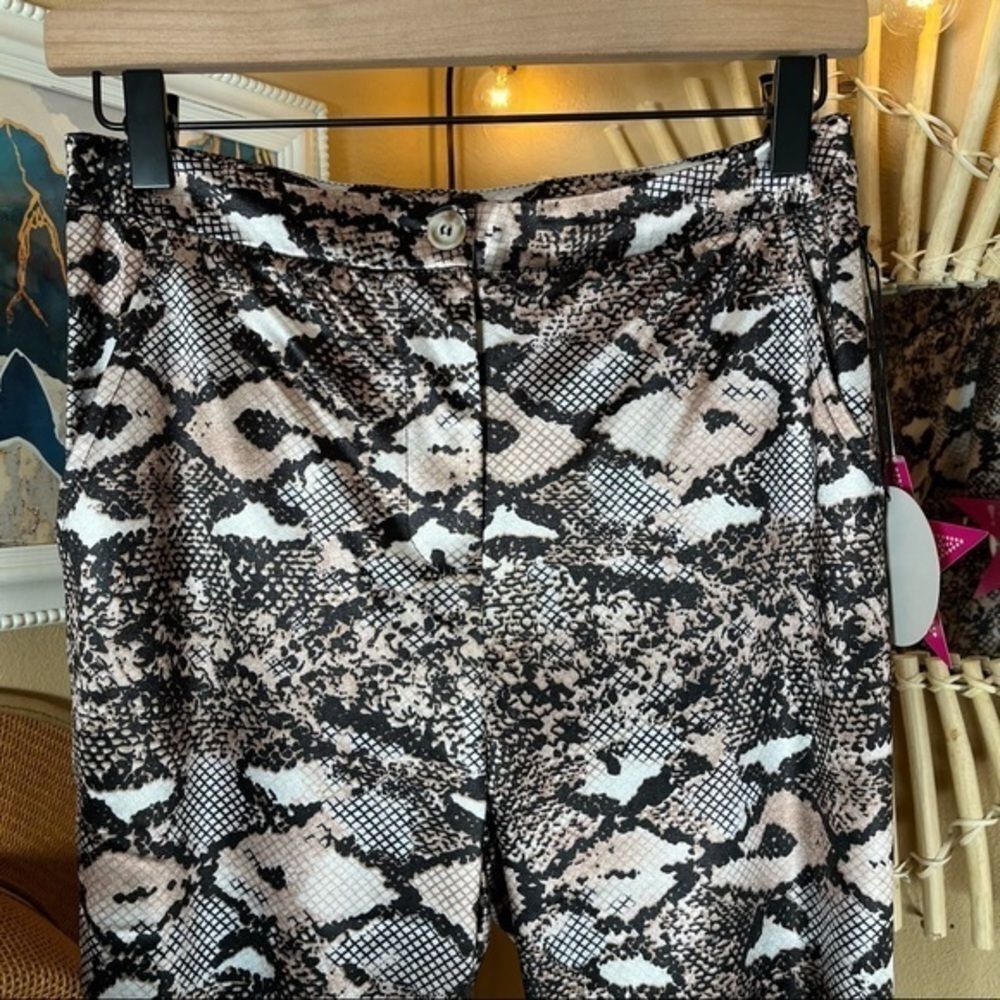MILK & HONEY Junior’s High Waist Snakeskin Flair Pants - Medium - Picture 9 of 9